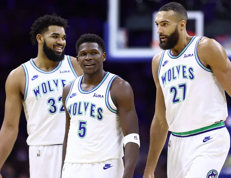 包含转会期突围战来临；明尼苏达森林狼围绕NBA常规赛造点机会；引发热议；控场能力受关注的词条