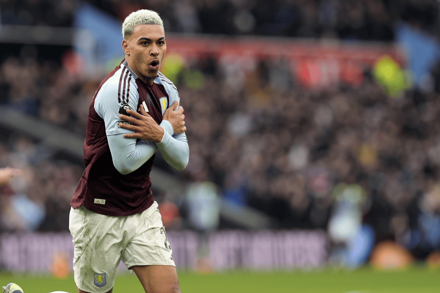 关于清晨英超焦点战，国际米兰防线松动，信心回归，心理建设被强调的信息