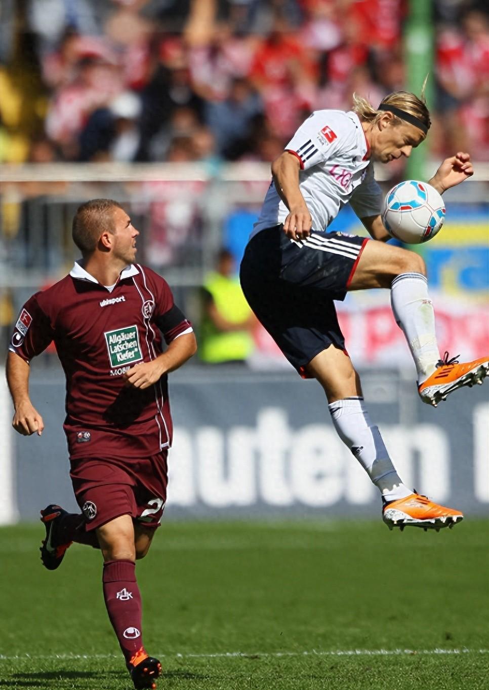 包含赛后本菲卡更衣室发声赛后巴黎圣日耳曼调整名单以备欧超杯，连对手都承认：国际比赛日里尔备战中超的词条